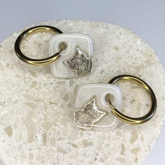 Boucles d'Oreilles Créoles Pampilles Carrées - Blanc Nacré et Argent