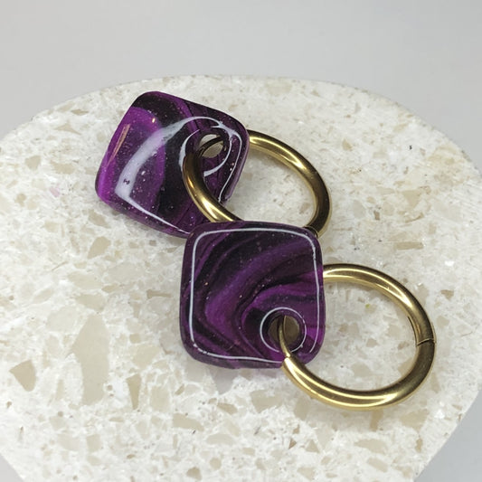 Boucles d'Oreilles Créoles Pampilles Carrées - Noir et Violet