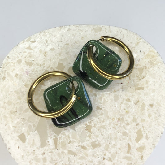 Boucles d'Oreilles Créoles Pampilles Carrées - Vert Impérial et Noir