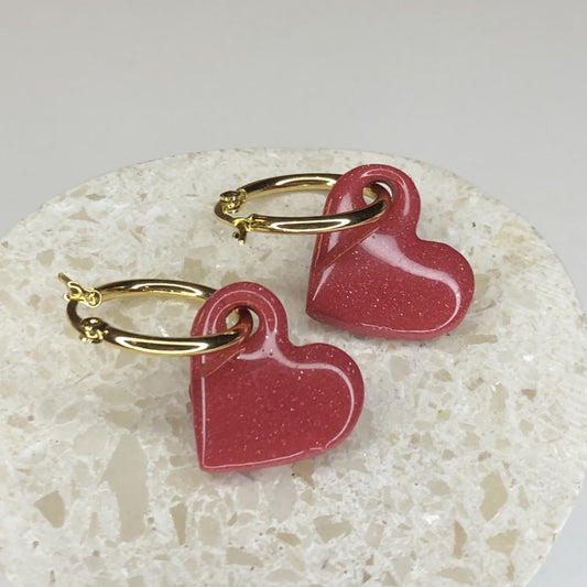 Boucles d'Oreilles Créoles Pampilles Cœurs - Rouge Éclats d'Or