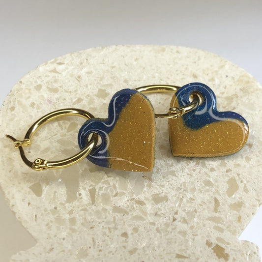 Boucles d'Oreilles Créoles Pampilles Cœurs - Bleu Marine et Jaune Or