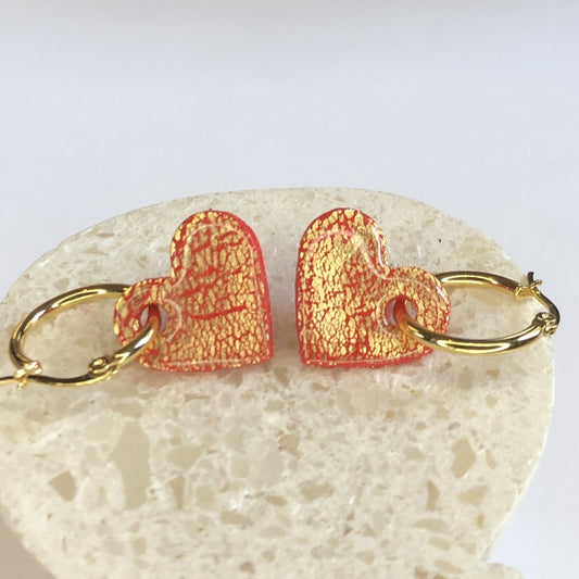 Boucles d'Oreilles Créoles Pampilles Cœurs - Rouge Anglais et Or