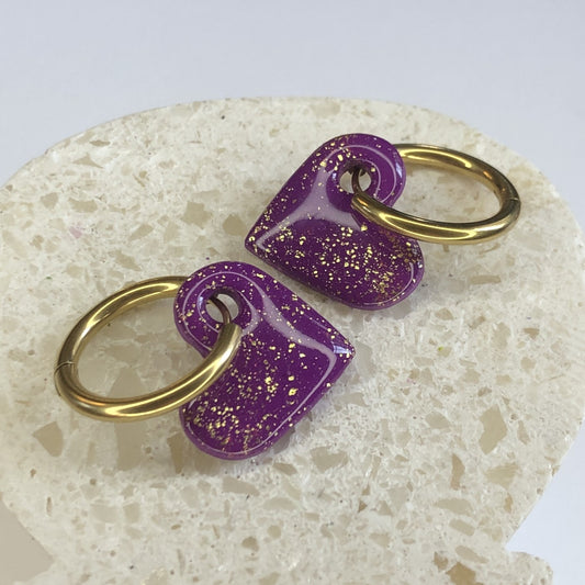 Boucles d'Oreilles Créoles Pampilles Cœurs - Violet Galaxie et Or