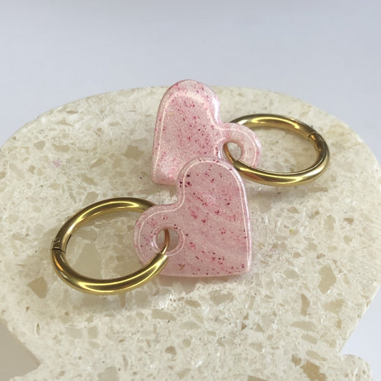 Boucles d'Oreilles Créoles Pampilles Cœurs - Rose Nacré et Fuchsia Métallisé