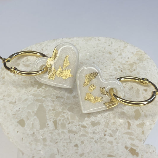 Boucles d'Oreilles Créoles Pampilles Cœurs - Blanc et Or