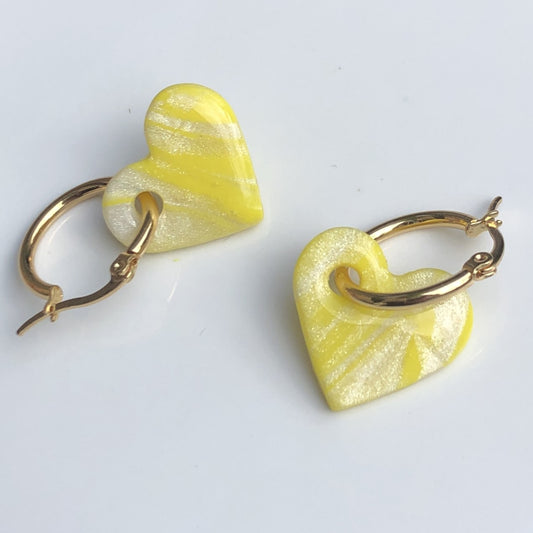 Boucles d'Oreilles Créoles Pampilles Cœurs - Jaune Citron Voilé