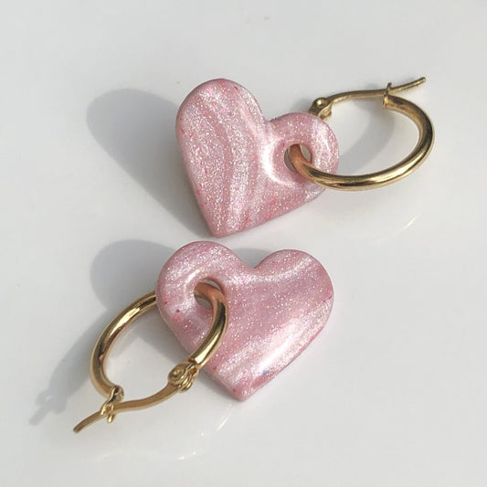 Boucles d'Oreilles Créoles Pampilles Cœurs - Rose Clair Nacré