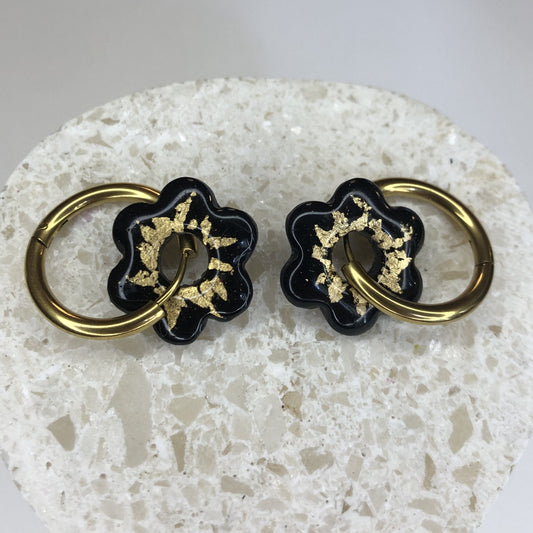 Boucles d'Oreilles Créoles Pampilles Fleurs - Noir et Or