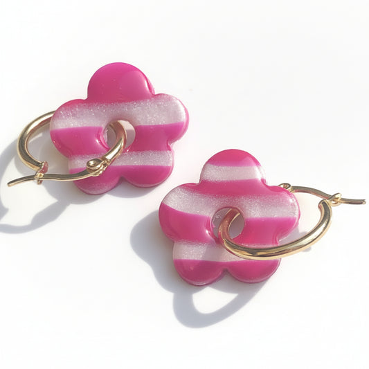 Boucles d'Oreilles Créoles Pampilles Fleurs Pop - Rose Fuchsia et Blanc Nacré