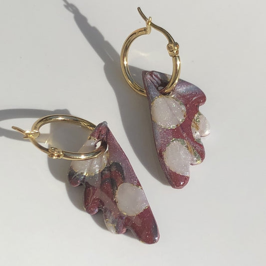 Boucles d'Oreilles Créoles Pampilles Papillon - Terra Cotta Pailleté, Blanc Nacré et Or