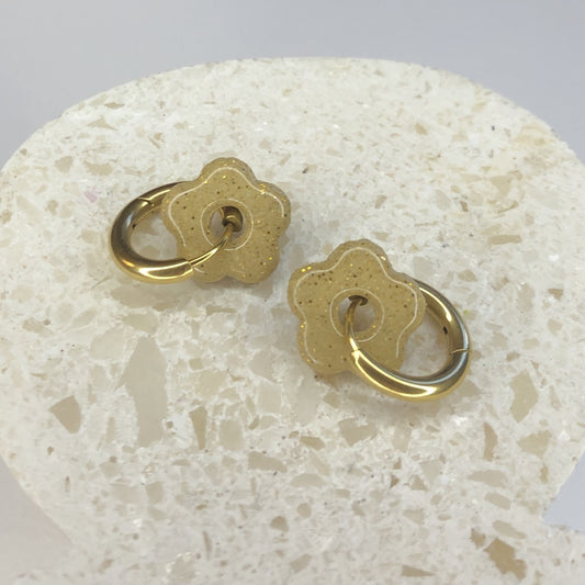Boucles d'Oreilles Créoles Pampilles Small Fleurs - Jaune Sable et Or