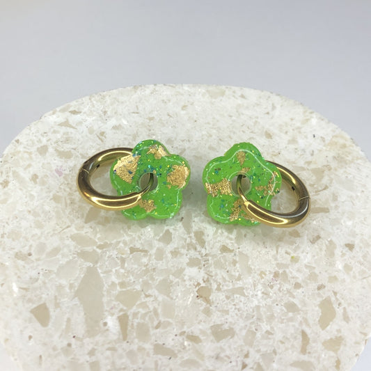 Boucles d'Oreilles Créoles Pampilles Small Fleurs - Vert Pomme, Paillettes et Or