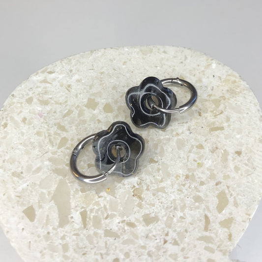 Boucles d'Oreilles Créoles Pampilles Small Fleurs - Noir Voilé