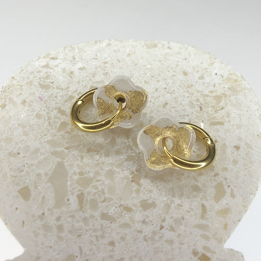 Boucles d'Oreilles Créoles Pampilles Small Fleurs - Blanc Nacré et Or