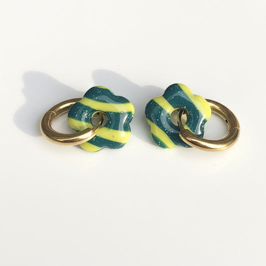 Boucles d'Oreilles Créoles Petites Pampilles Fleurs - Vert Bouteille et Jaune Citron Rayé