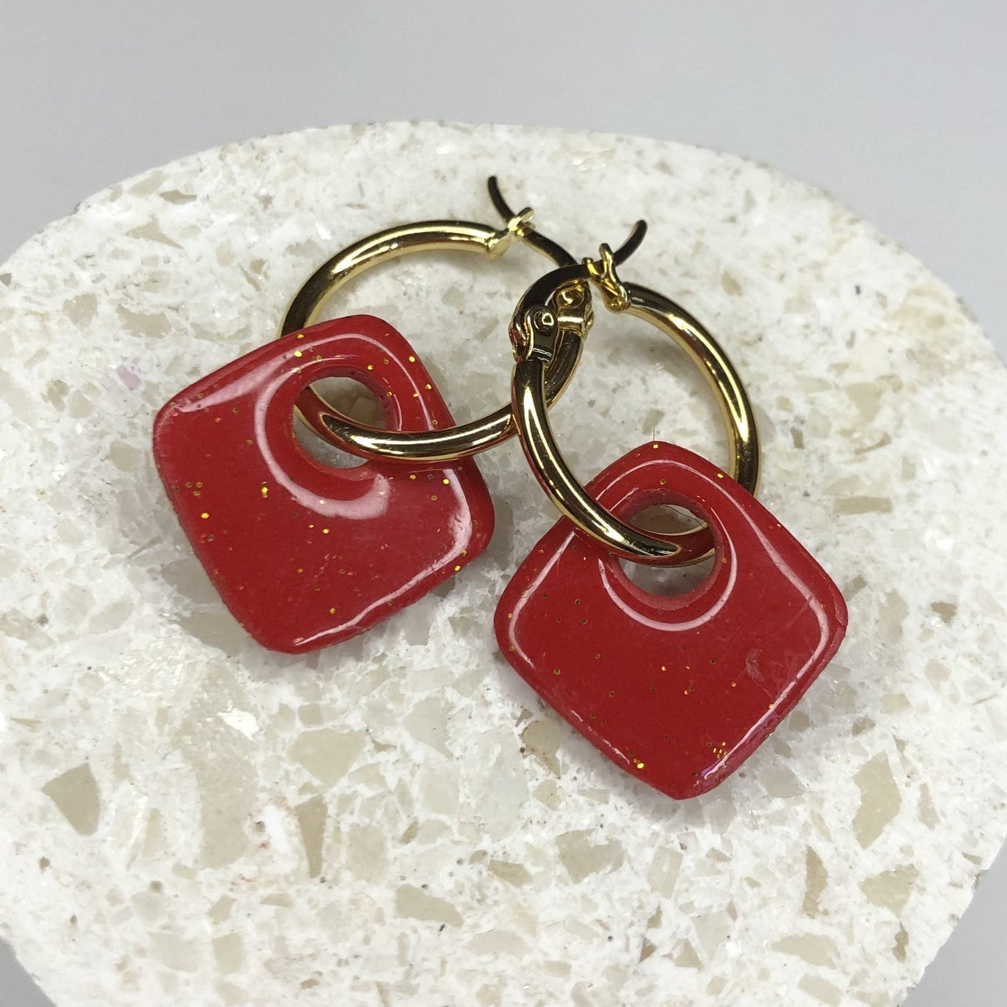 Boucles d'Oreilles Créoles Pampilles Carrées - Rouge Indien Pailletées