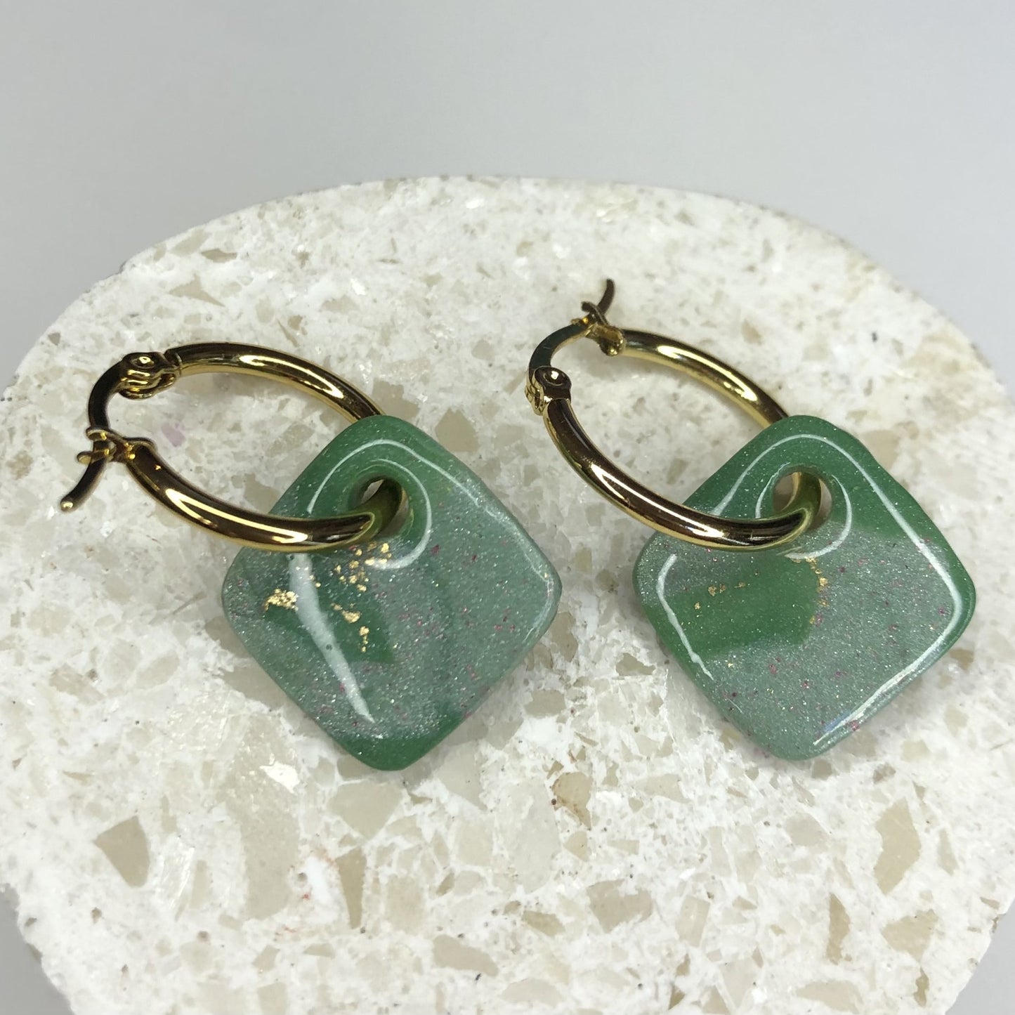 Boucles d'Oreilles Créoles Pampilles Carrées - Vert et Vert Sauge