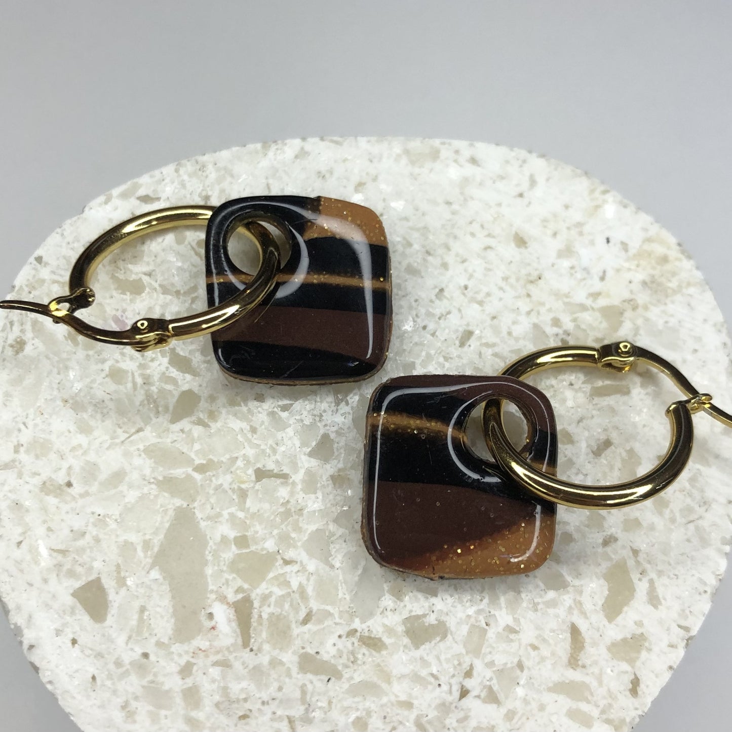 Boucles d'Oreilles Créoles Pampilles Carrées - Brun Rayé