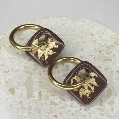 Boucles d'Oreilles Créoles Pampilles Carrées - Cassis et Or