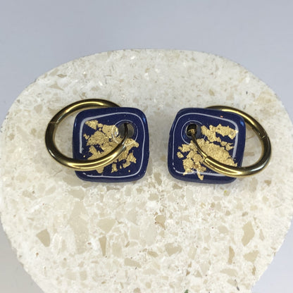 Boucles d'Oreilles Créoles Pampilles Carrées - Bleu Marine et Or