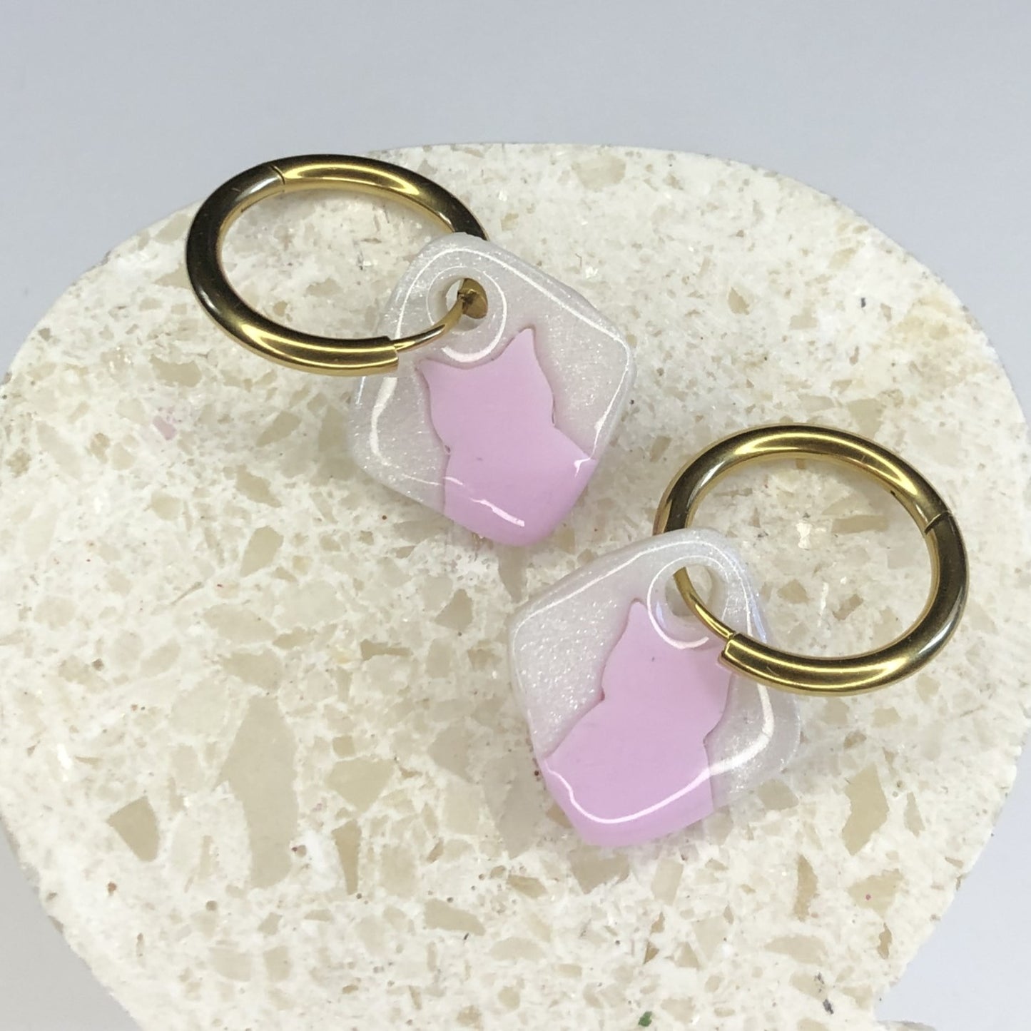 Boucles d'Oreilles Créoles Pampilles Carrées - Blanc Nacré et Rose Light