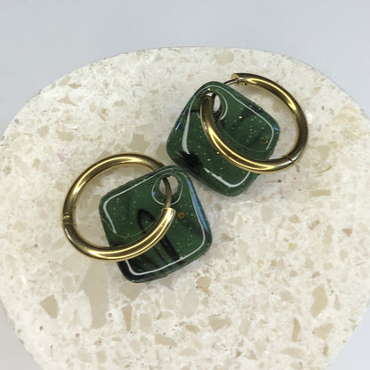 Boucles d'Oreilles Créoles Pampilles Carrées - Vert Impérial et Noir