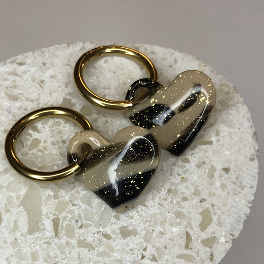 Boucles d'Oreilles Créoles Pampilles Cœurs - Noir, Beige et Or