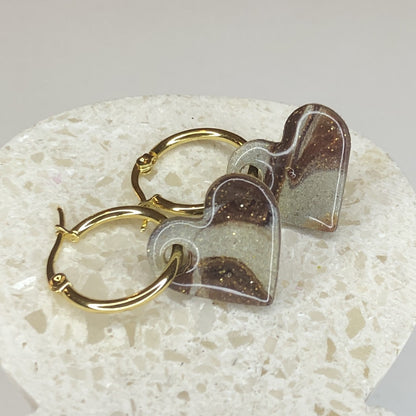 Boucles d'Oreilles Créoles Pampilles Cœurs - Brun et Blanc Nacré