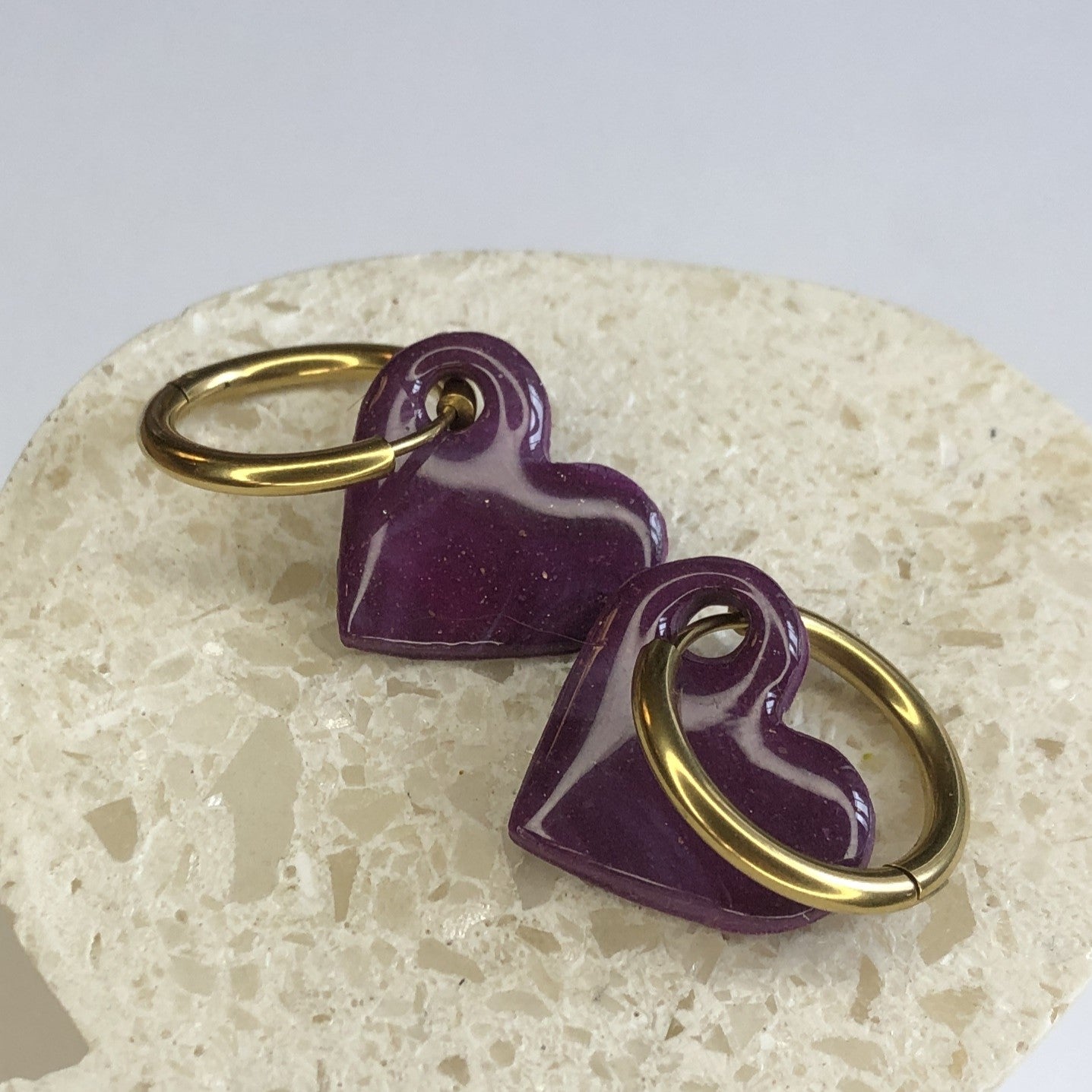 Boucles d'Oreilles Créoles Pampilles Cœurs - Violet Voilé