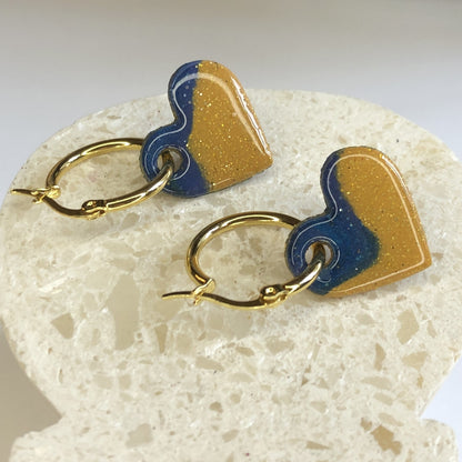 Boucles d'Oreilles Créoles Pampilles Cœurs - Bleu Marine et Jaune Or