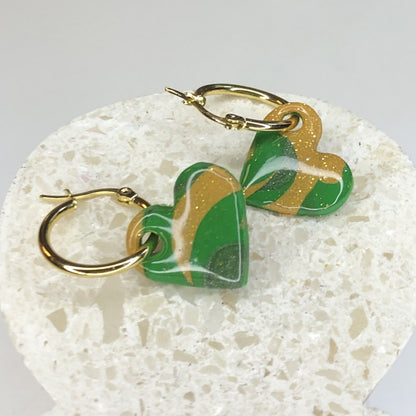 Boucles d'Oreilles Créoles Pampilles Cœurs - Vert et Beige