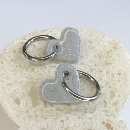Boucles d'Oreilles Créoles Pampilles Cœurs - Bleu Nacré et Argent