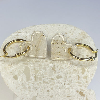 Boucles d'Oreilles Créoles Pampilles Cœurs - Blanc Nacré et Strates Or