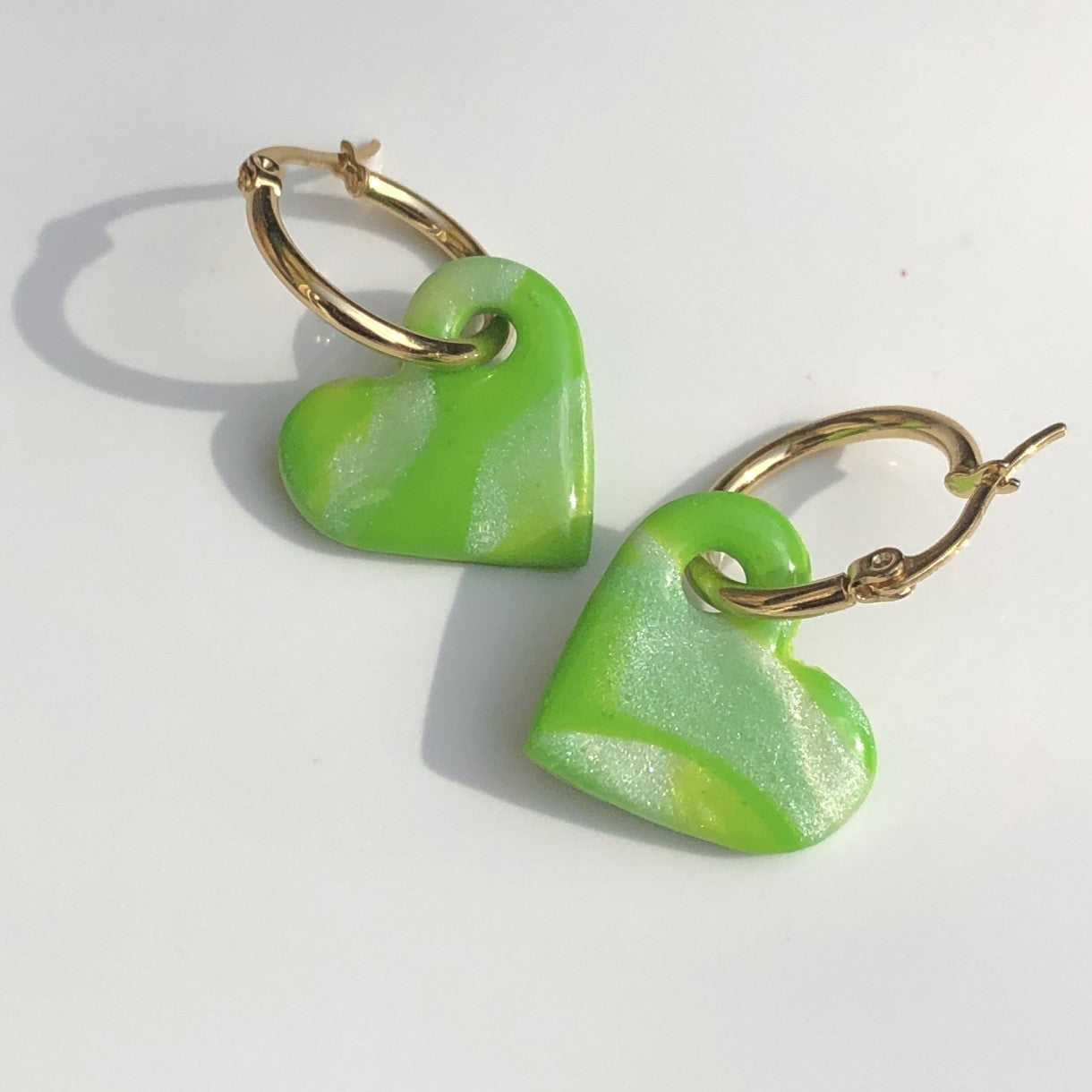 Boucles d'Oreilles Créoles Pampilles Cœurs - Vert Primevère