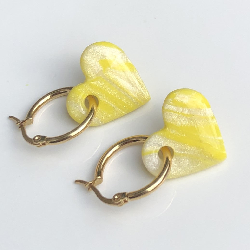 Boucles d'Oreilles Créoles Pampilles Cœurs - Jaune Citron Voilé
