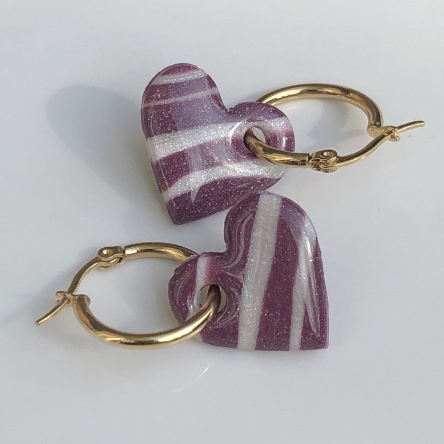 Boucles d'Oreilles Créoles Pampilles Cœurs - Violet Blanc Nacré Rayé