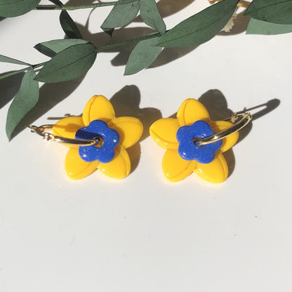 Boucles d'Oreilles Créoles Pampilles Fleurs Duo - Jaune, Bleu
