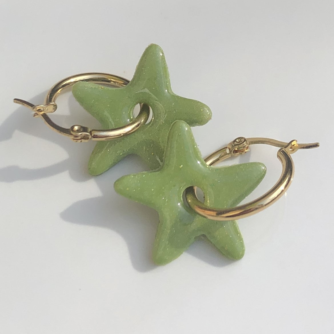 Boucles d'oreilles Créoles Pampilles Étoiles – Acier Inoxydable & Argile Polymère