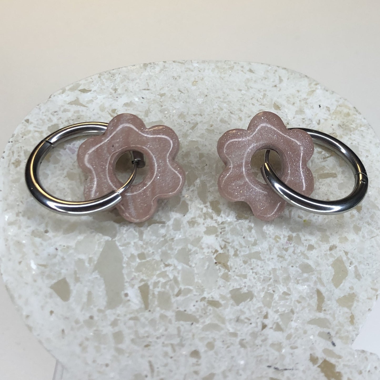 Boucles d'Oreilles Créoles Pampilles Fleurs - Violet Colombin