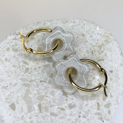 Boucles d'Oreilles Créoles Pampilles Fleurs - Blanc Scintillant