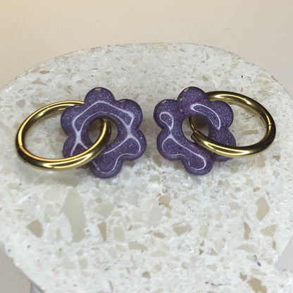 Boucles d'Oreilles Créoles Pampilles Fleurs - Violet Russe