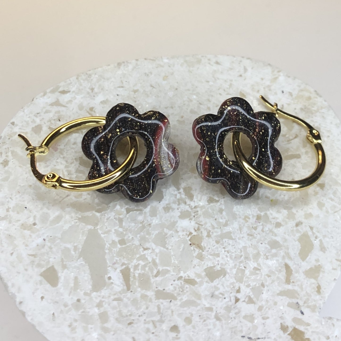 Boucles d'Oreilles Créoles Pampilles Fleurs - Nuit Voilée