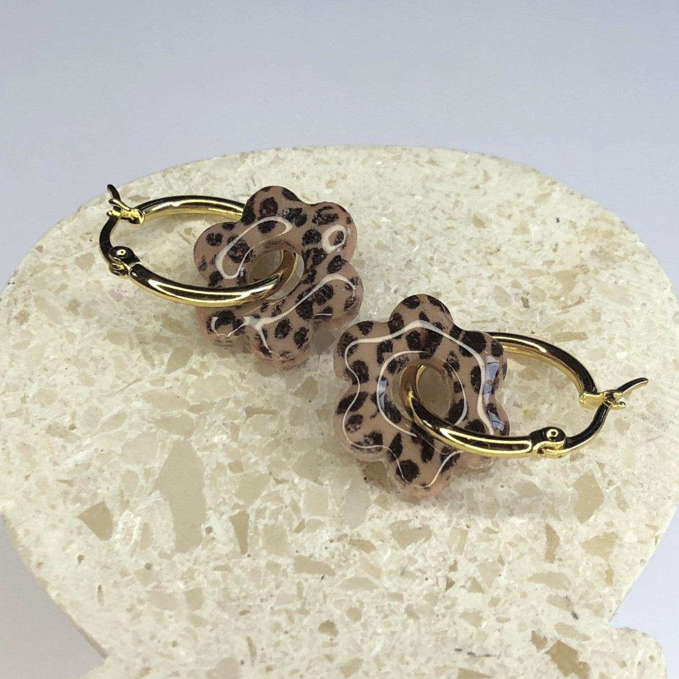 Boucles d'Oreilles Créoles Pampilles Fleurs - Léopard Beige