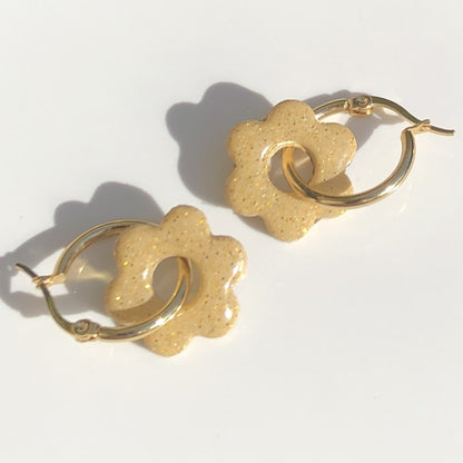 Boucles d'Oreilles Créoles Pampilles Fleurs - Beige Rosé Pailleté