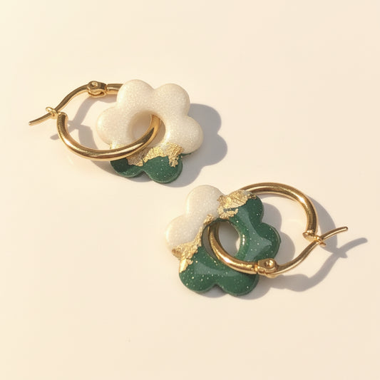 Boucles d'Oreilles Créoles Pampilles Fleurs - Vert Bouteille Blanc Or