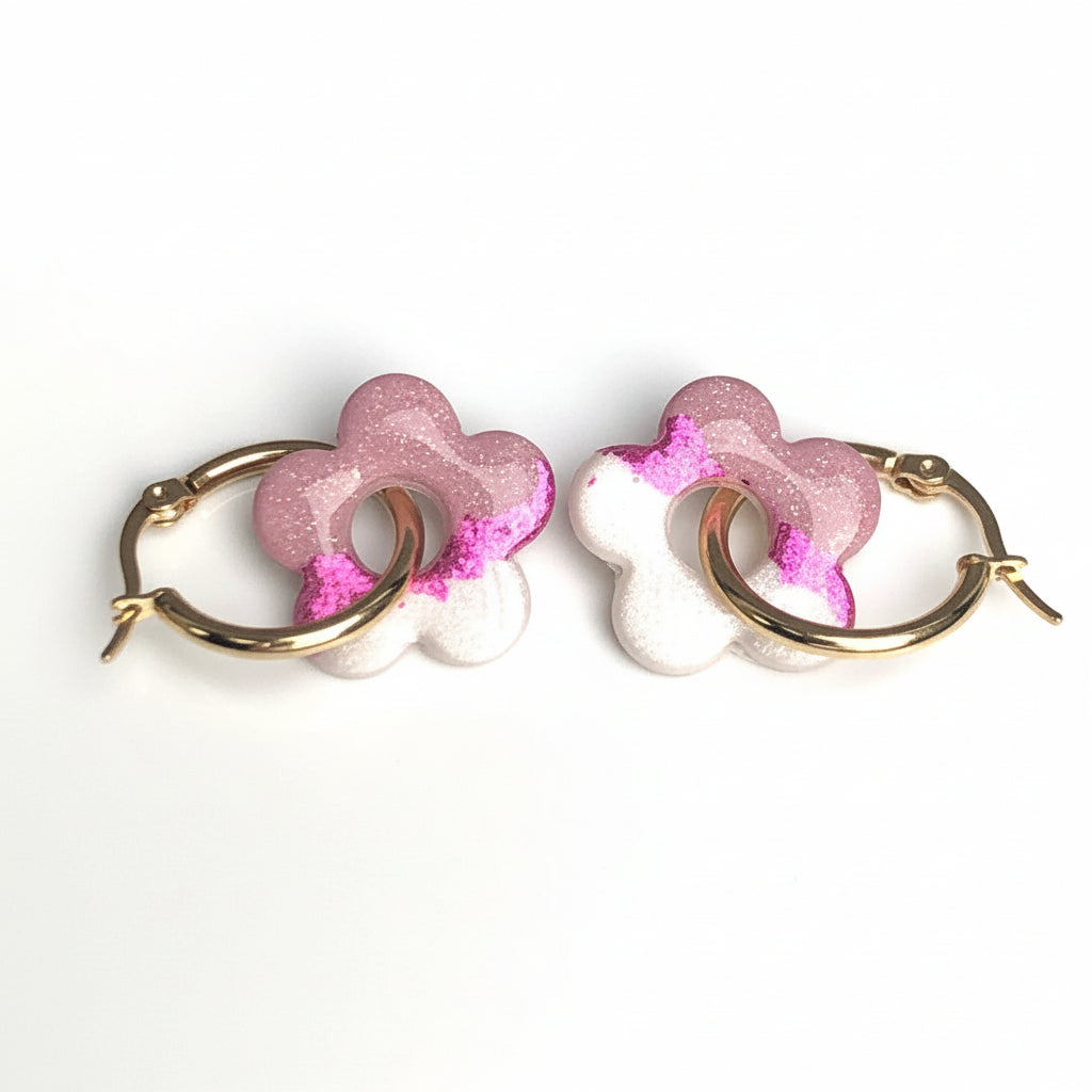 Boucles d'Oreilles Créoles Pampilles Fleurs 5 Pétales - Rose Chair et Blanc Nacré
