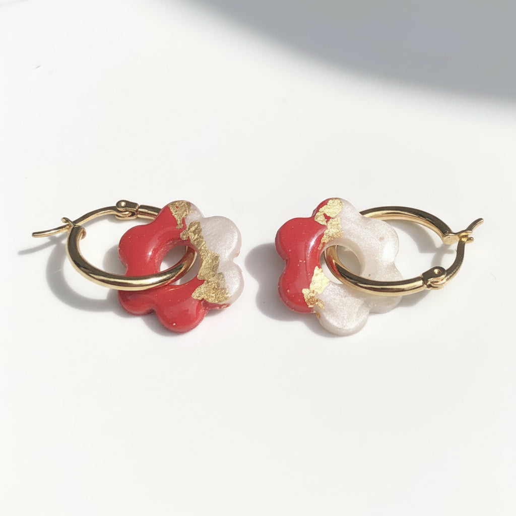 Boucles d'Oreilles Créoles Pampilles Fleurs - Rouge Cerise et Blanc Nacré