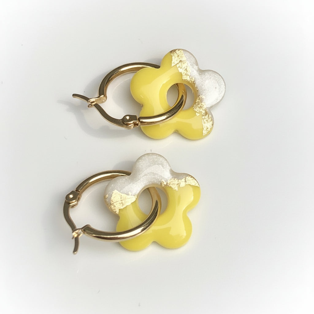 Boucles d'Oreilles Créoles Pampilles Fleurs Pop - Jaune Citron Blanc et Or