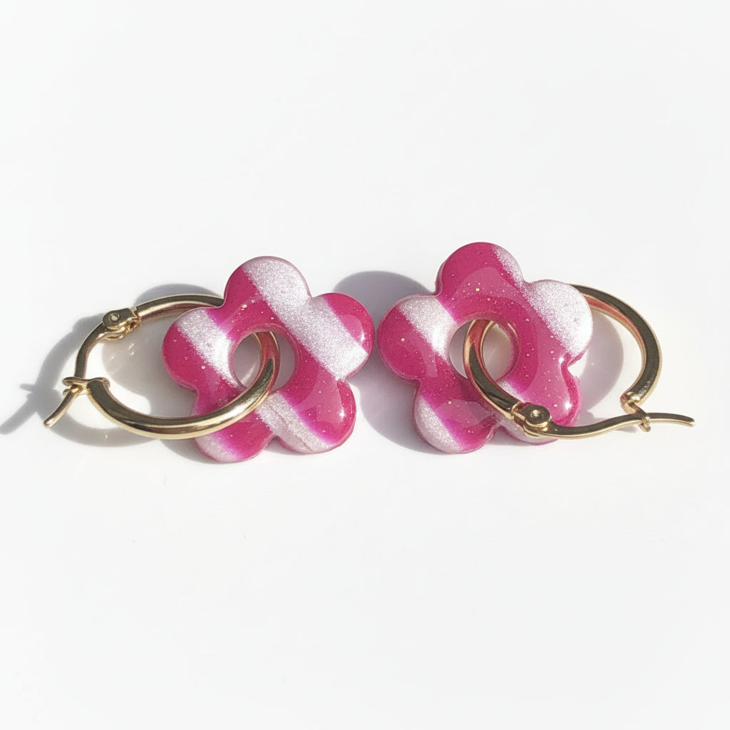 Boucles d'Oreilles Créoles Pampilles Fleurs 5 Pétales - Rose Fuchsia et Blanc Nacré Rayé