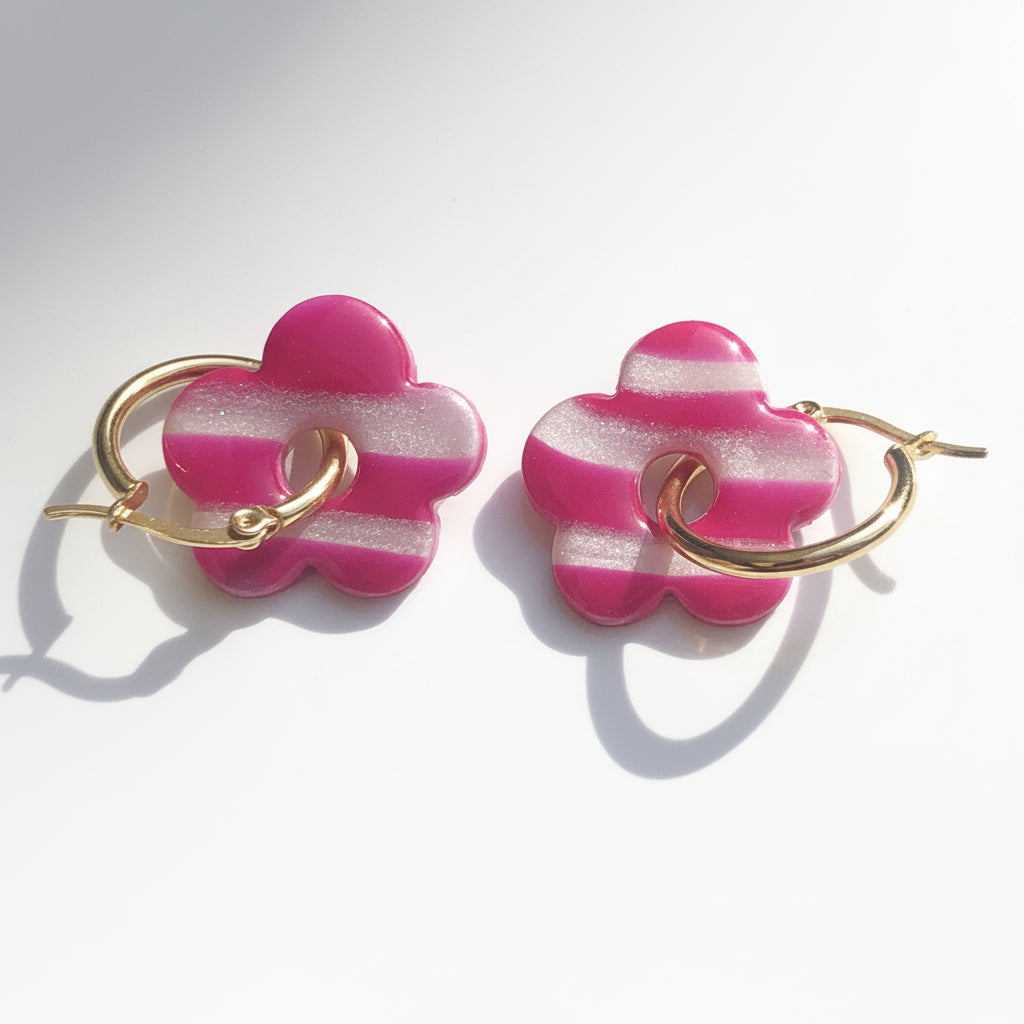 Boucles d'Oreilles Créoles Pampilles Fleurs Pop - Rose Fuchsia et Blanc Nacré